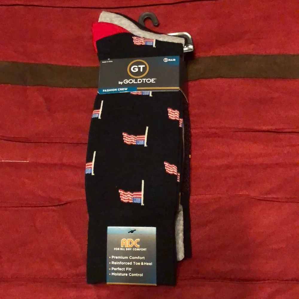 3 pack of Men’s Gold Toe Fashion Crew Socks